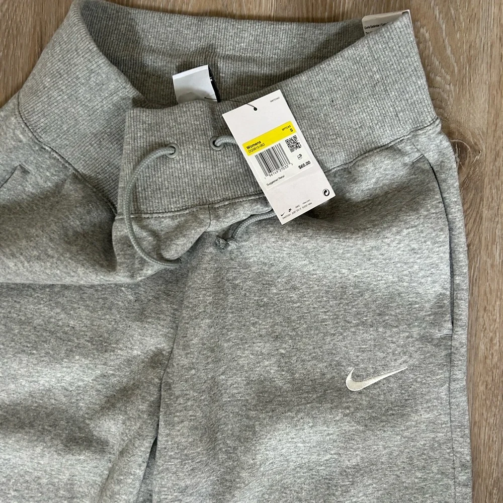 Women's Nike Heather Gray Wide leg Sweatpants Relaxed - Picture 4 of 5